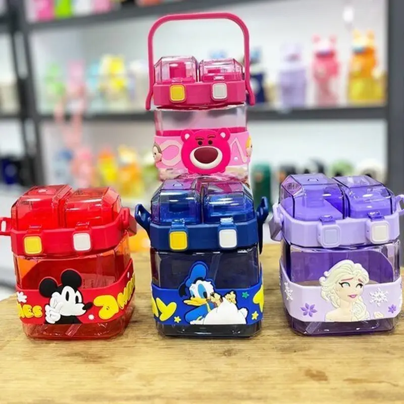 (NET) Leak Proof Kids Cartoon Square Water Bottle with Double Silicone Straws Lid and Fabric Strap 600 mlBear