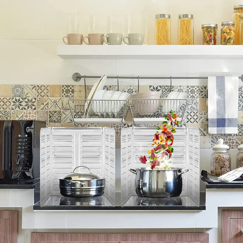 Aluminum Foil Gas Stove Shield Oil Splatter Screen Kitchen Tool 84 x 32.5cm / 7891566545455 / 238103